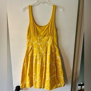 Jessica Simpson yellow dress